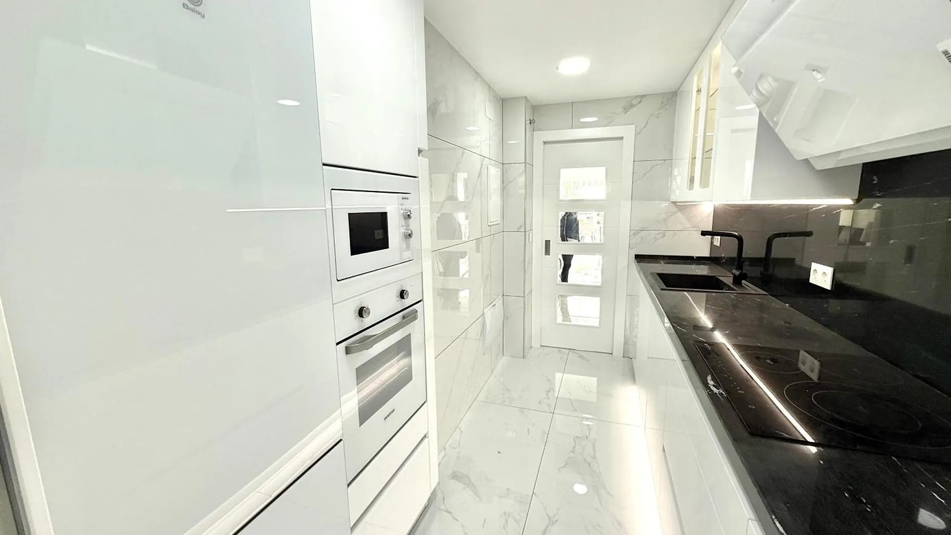 Apartment Mi Capricho A12 - Luxury Beachfront Apartment- Costa Del Sol Sitio de Calahonda