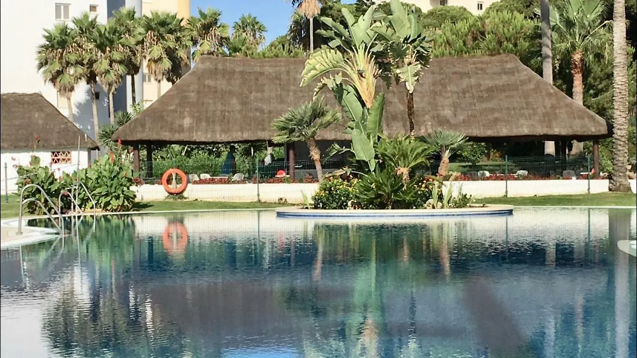 Mi Capricho A12 - Luxury Beachfront Apartment- Costa Del Sol Sitio de Calahonda شقة
